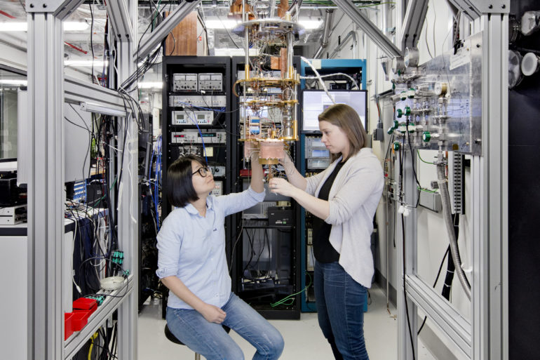 IBM quantum computing Image